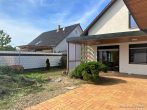 TERRASSEN-/GARTENANSICHT - ***GROSSZÜGIG – 1-3 FAMILIENHAUS – FREISTEHEND – HALLENBAD***